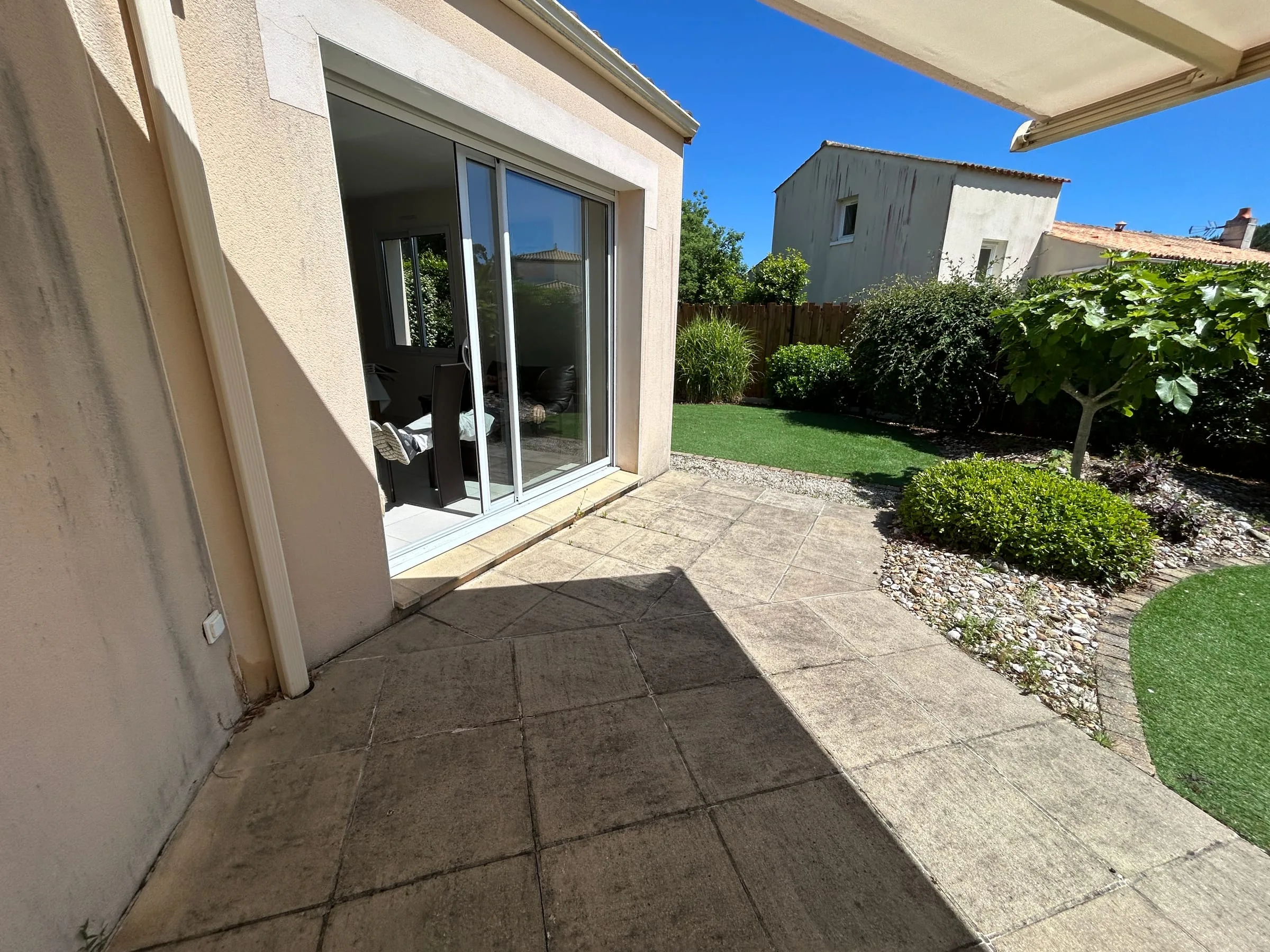 Terrasse dallée avant travaux